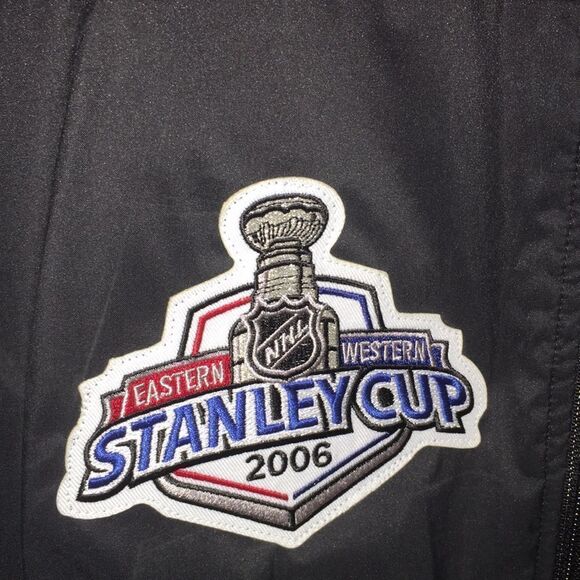 Black Carolina Hurricanes 2006 Stanley Cup Patch NHL Men’s Ice Hockey Jacket-L - Picture 3 of 6
